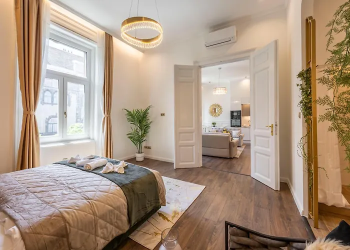 High-end Luxurious Quentin In The Heart Of * Budapest