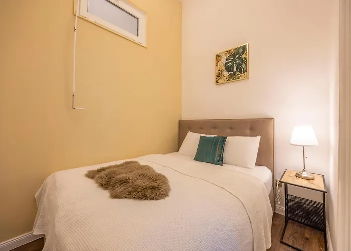 High-end Luxurious Quentin In The Heart Of Lejlighed
