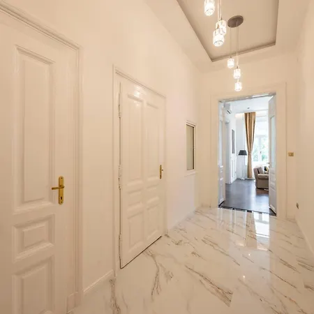 Apartment High-end Luxurious Quentin In The Heart Of Budapest
