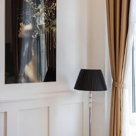 High-end Luxurious Quentin In The Heart Of Budapest
